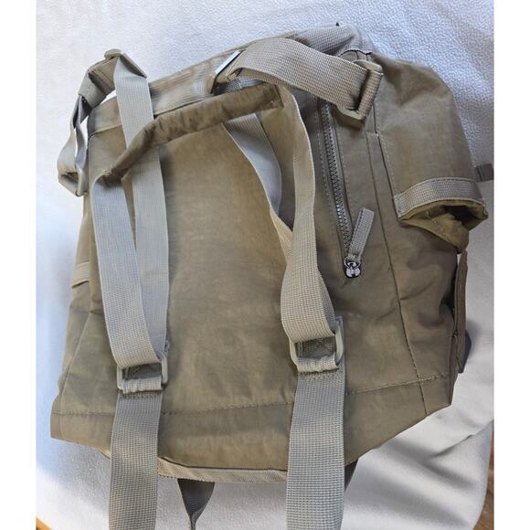 Tommy Bahama Convertible Army Green Backpack Laptop Bag Military Carry On - Picture 5 of 11